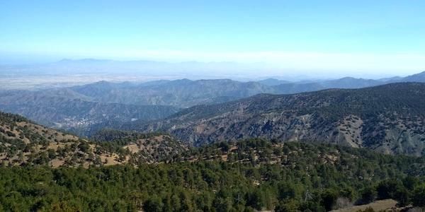 Cyprus: Vyhliadka na hory